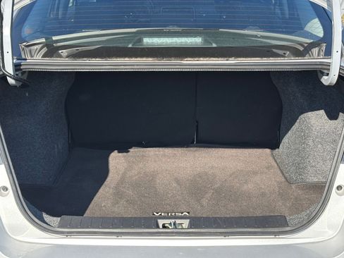 Used 2025 Nissan Versa SV FWD image 31