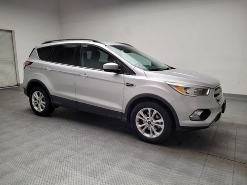 Used 2018 Ford Escape SE FWD image 11