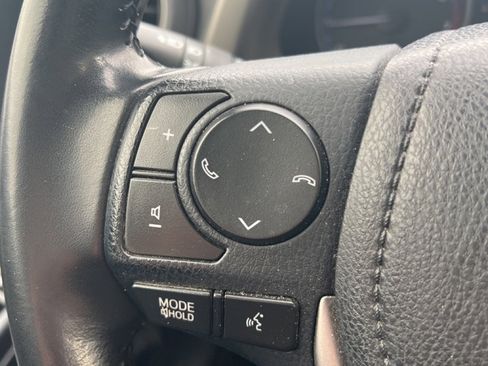 Used 2018 Toyota RAV4 XLE image 5