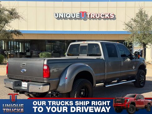 Used 2016 Ford F350 Lariat w/ Lariat Interior Package image 5