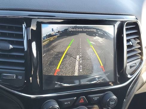 Certified 2020 Jeep Grand Cherokee Altitude image 20