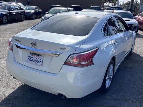 Used 2015 Nissan Altima 2.5 SV image 5