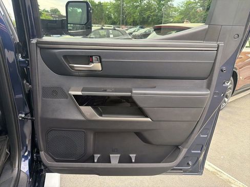 Used 2024 Toyota Tundra Limited AWD/4WD image 12