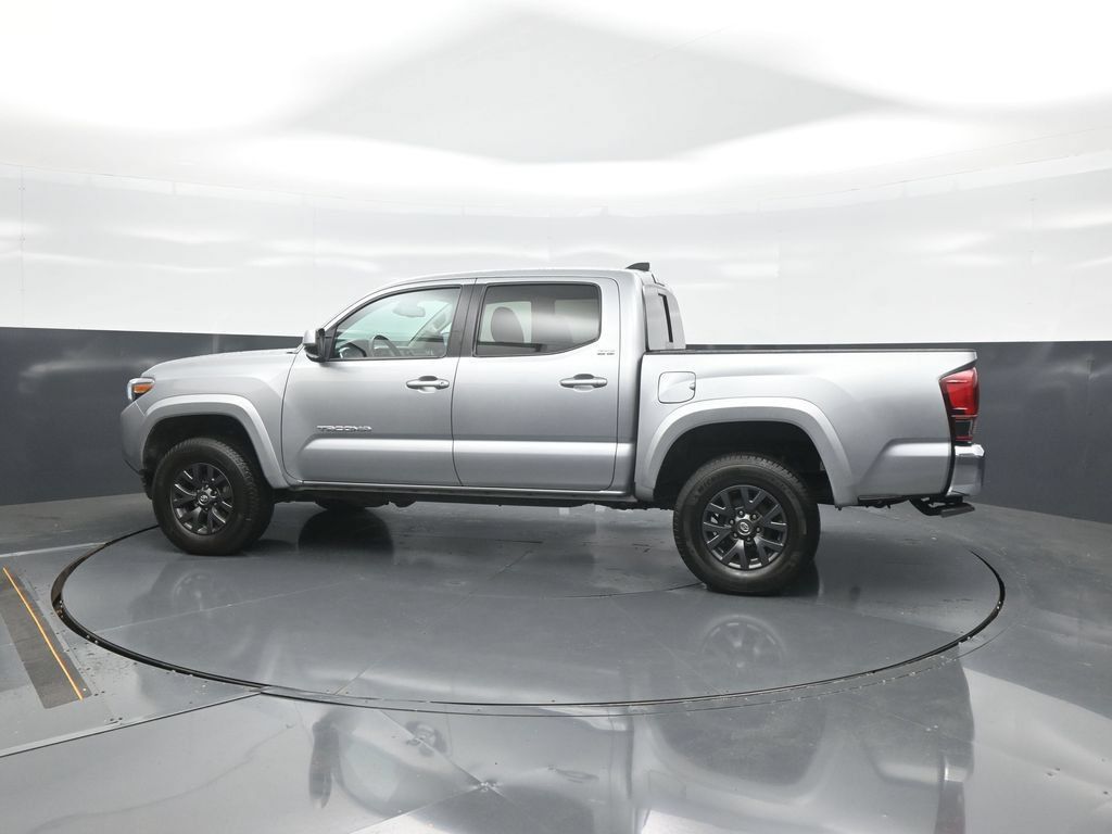 Used 2023 Toyota Tacoma SR5 AWD/4WD image 4