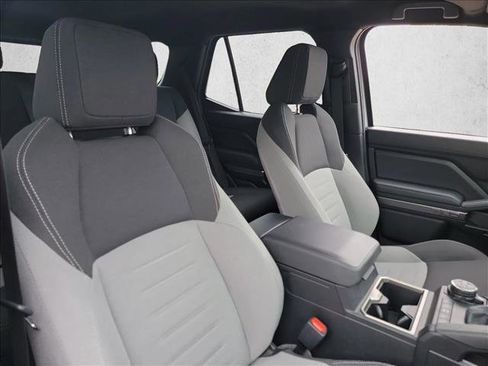 Used 2025 Toyota 4Runner TRD Off-Road image 12