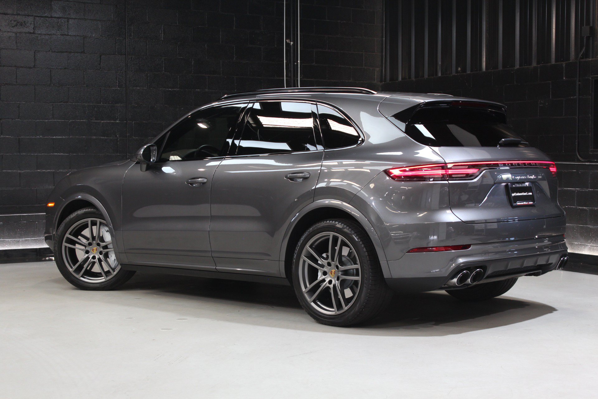 Used 2023 Porsche Cayenne Turbo AWD/4WD image 14