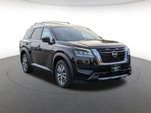 New 2025 Nissan Pathfinder SL image 3