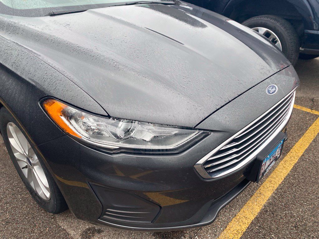 Used 2020 Ford Fusion SE FWD image 4