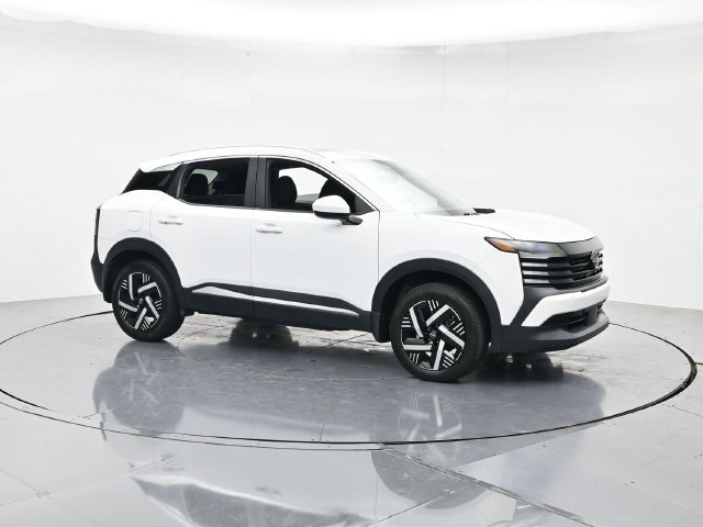 Used 2025 Nissan Kicks SV w/ SV Premium Package FWD image 3