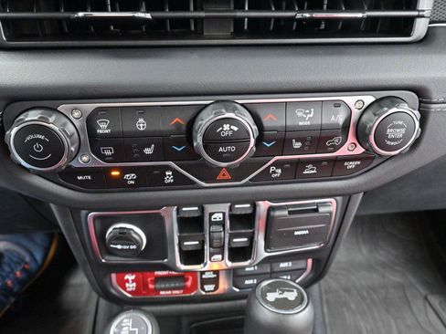 Used 2024 Jeep Wrangler Unlimited Rubicon 392 AWD/4WD image 26