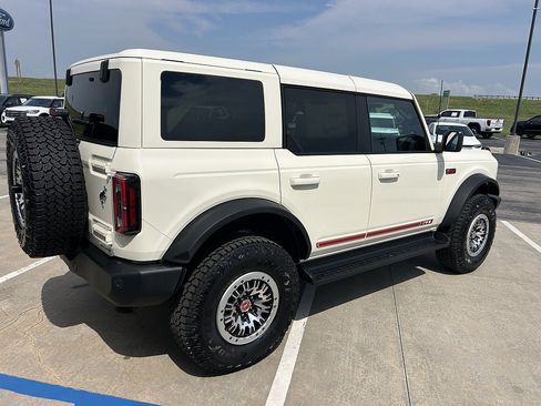 New 2026 Ford Bronco Outer Banks w/ Sasquatch Package AWD/4WD image 5