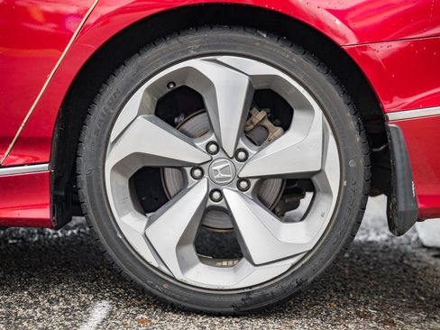 Used 2018 Honda Accord Touring image 18