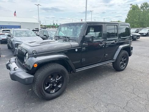 Used 2015 Jeep Wrangler Unlimited Sahara AWD/4WD image 5