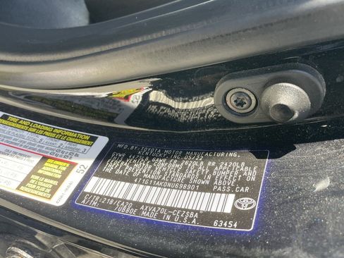 Used 2022 Toyota Camry SE image 9