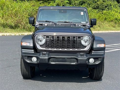 Used 2024 Jeep Wrangler Sport S image 8