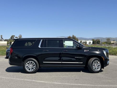 New 2026 GMC Yukon XL Denali w/ Sun & Power Step Package AWD/4WD image 2