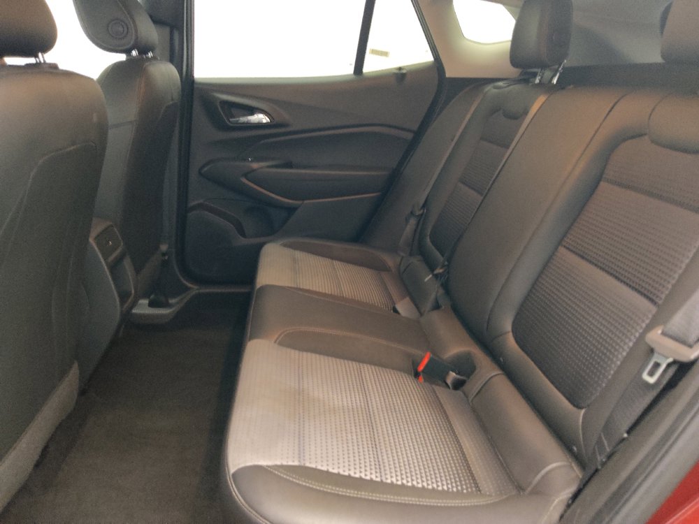 Used 2025 Chevrolet Trax LT w/ LT Convenience Package FWD image 18