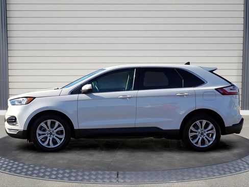 Used 2022 Ford Edge Titanium w/ Cargo Accessory Package AWD/4WD image 4