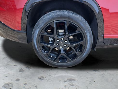 Used 2025 Chevrolet Traverse RS w/ LPO, Floor Liner Package AWD/4WD image 9