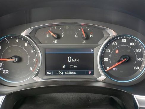 Used 2023 Chevrolet Traverse LT FWD image 20