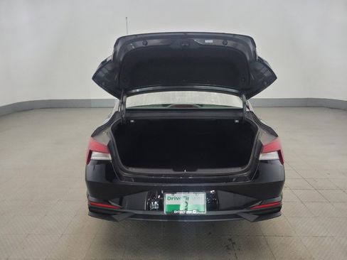Used 2023 Hyundai Elantra SEL image 29