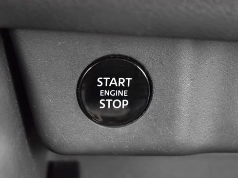 Used 2025 Nissan Rogue SV image 27