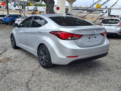 Used 2014 Hyundai Elantra SE w/ Option Group 02 FWD image 5