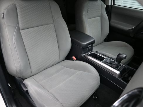 Used 2022 Toyota Tacoma SR5 image 38