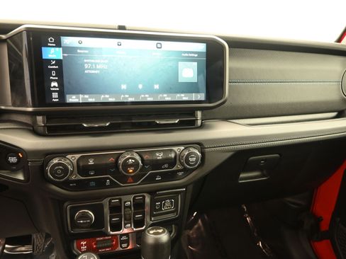 Used 2024 Jeep Wrangler Unlimited Rubicon 4xe image 20