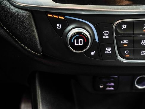 Used 2023 Chevrolet Traverse Premier w/ Redline Edition FWD image 31