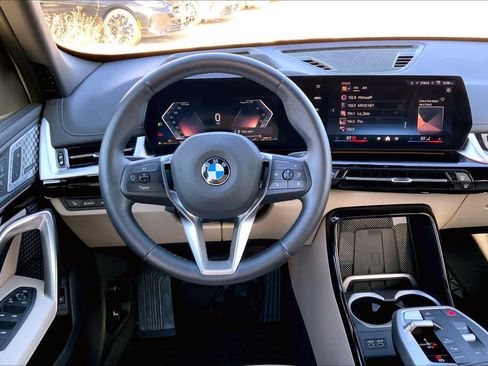 Used 2024 BMW X1 xDrive28i w/ Premium Package image 5