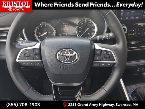 Used 2022 Toyota Highlander Limited AWD/4WD image 24
