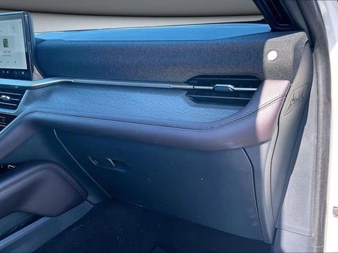 Used 2025 Ford Explorer Platinum w/ LUX Leather Package image 26