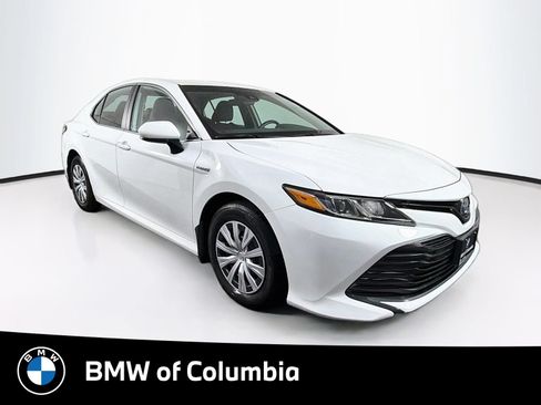 Used 2020 Toyota Camry LE FWD image 1