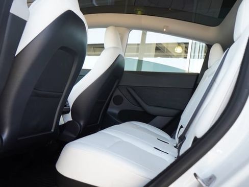 Used 2023 Tesla Model Y Performance AWD/4WD image 26