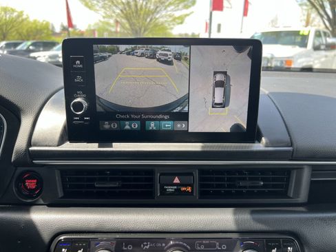 Used 2025 Honda Pilot Elite image 19