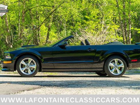 Used 2007 Ford Mustang GT Premium RWD image 2