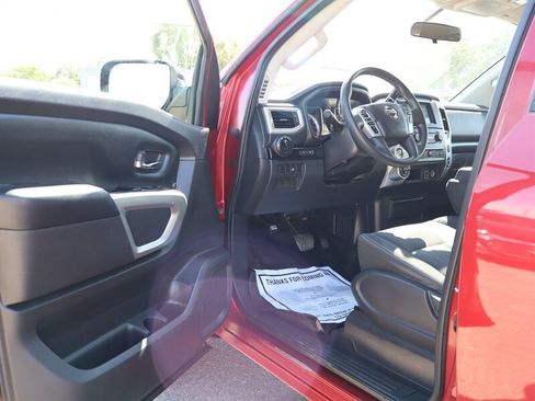 Used 2017 Nissan Titan SV AWD/4WD image 17