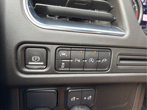 Used 2021 Chevrolet Suburban Premier RWD image 37