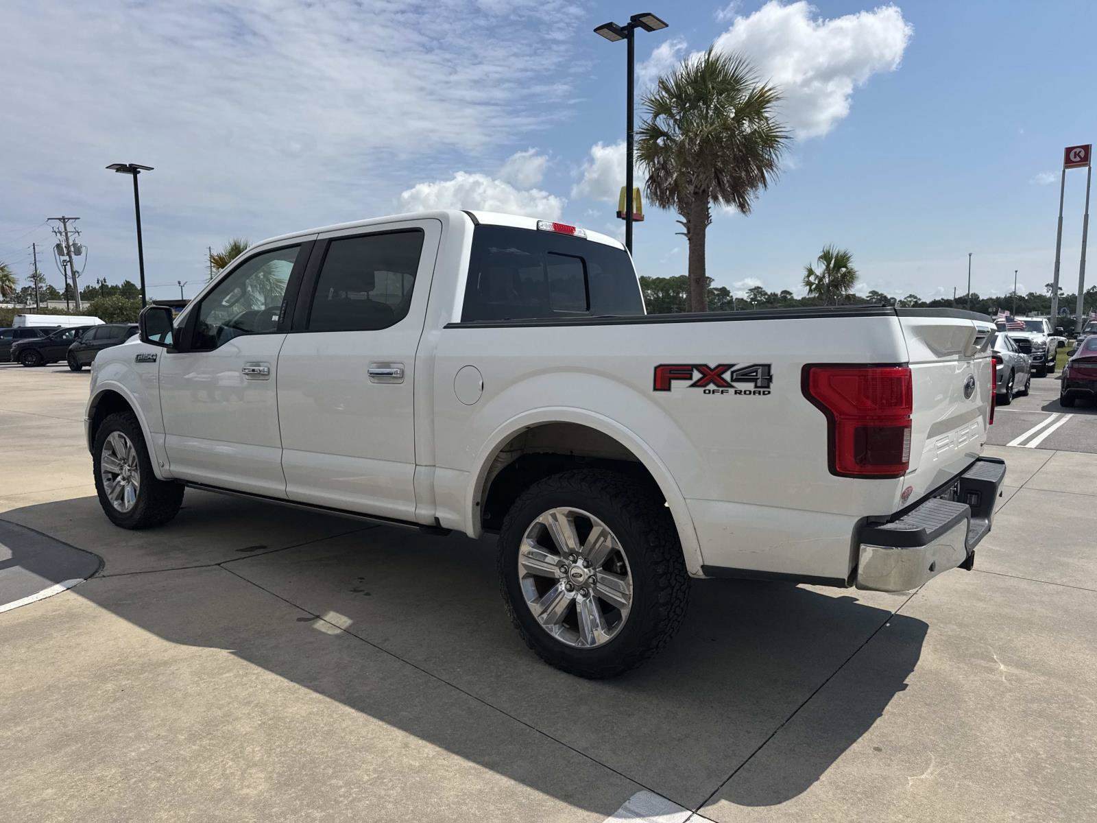 Used 2019 Ford F150 Lariat w/ Equipment Group 502A Luxury AWD/4WD image 5