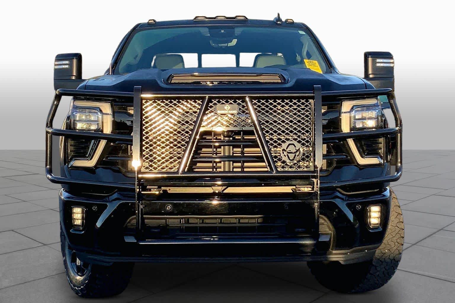 Used 2025 Chevrolet Silverado 2500 LT w/ Trail Boss Package AWD/4WD image 3
