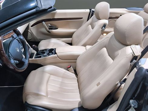 Used 2012 Maserati GranTurismo Convertible RWD image 19