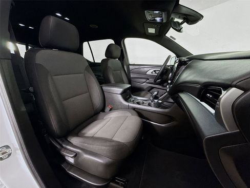Used 2023 Chevrolet Traverse LT image 27