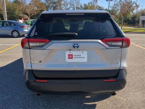 Certified 2022 Toyota RAV4 XLE Premium image 5
