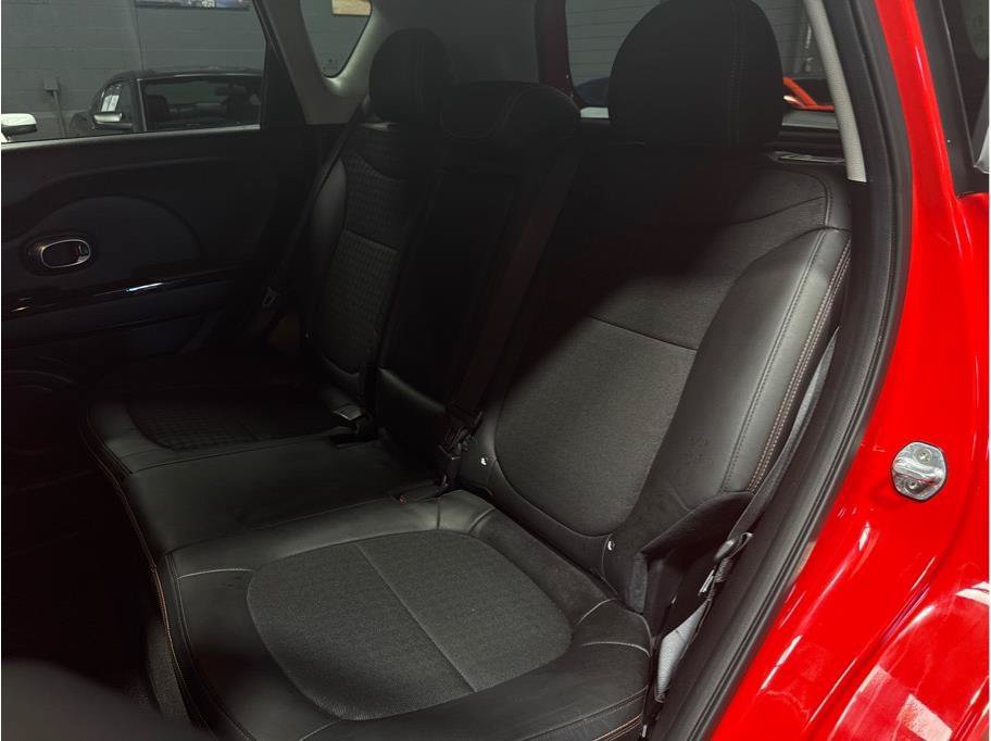 Used 2018 Kia Soul ! w/ Tech Package FWD image 8