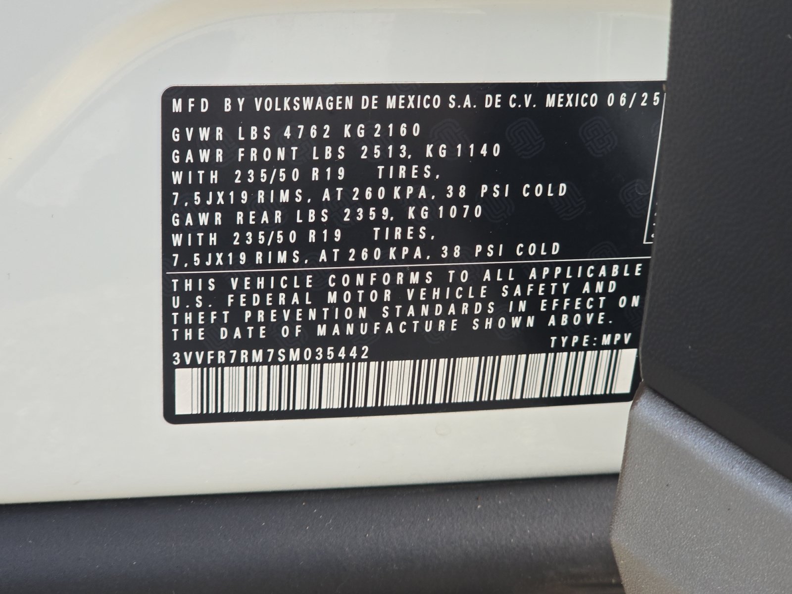 Used 2025 Volkswagen Tiguan SE FWD image 31