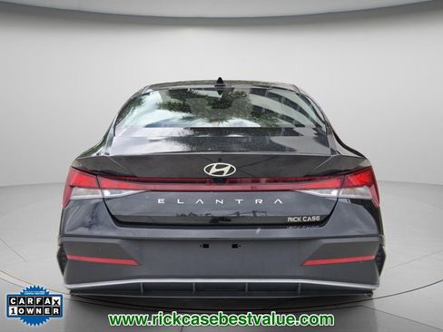 Used 2024 Hyundai Elantra SEL image 6