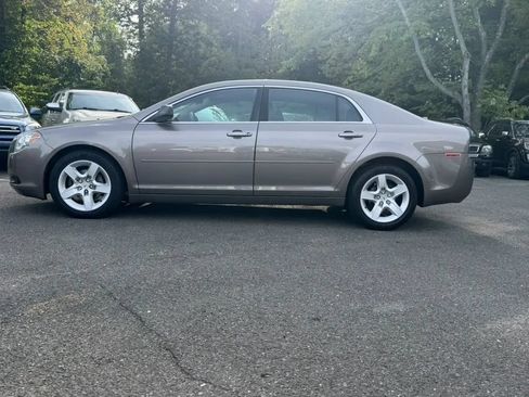 Used 2010 Chevrolet Malibu LS FWD image 4