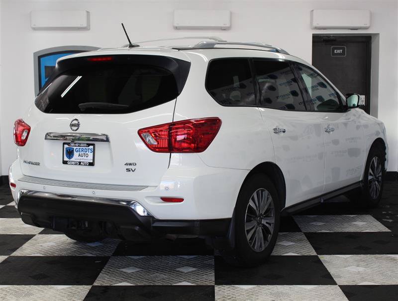 Used 2017 Nissan Pathfinder SV w/ SV Tech Package AWD/4WD image 4