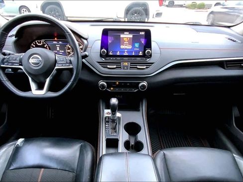 Used 2019 Nissan Altima 2.5 SR image 14